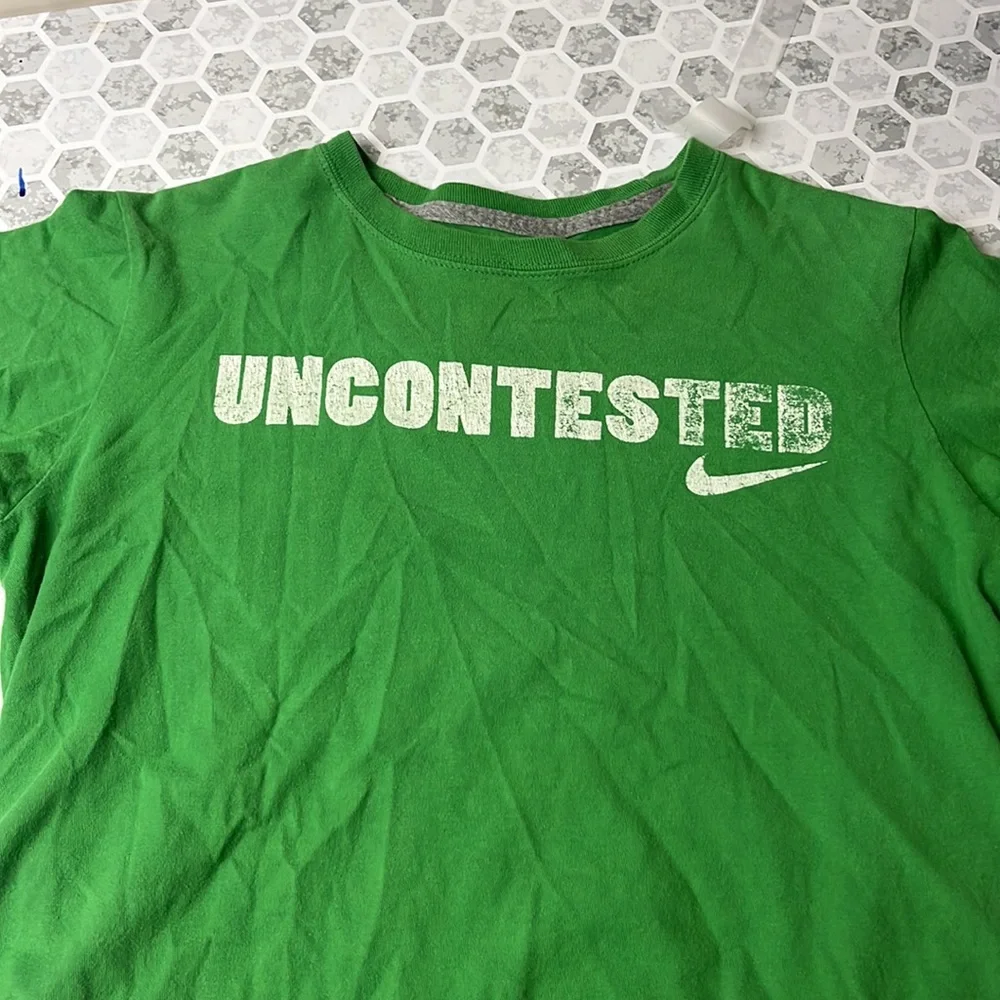 Nike Kids Medium Uncontested Green Short Sleeve T Shirt